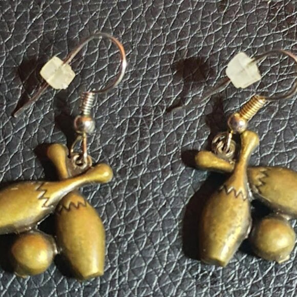 Earrings - Picture 1 of 1